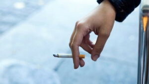 Подробнее о статье Курение может ускорить процесс старения — новости медицины