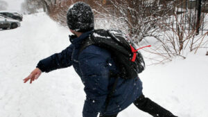 Подробнее о статье Нижегородские подростки вывели из строя автобус при игре в снежки