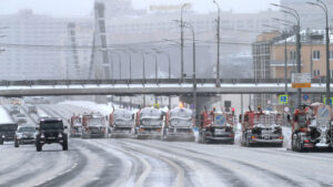 Подробнее о статье Московских водителей призвали не выезжать на дороги из-за мокрого снега