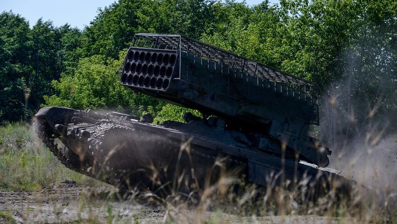 Вы сейчас просматриваете Расчет «Солнцепека» уничтожил опорный пункт ВСУ и пехоту — Новости Mail.ru