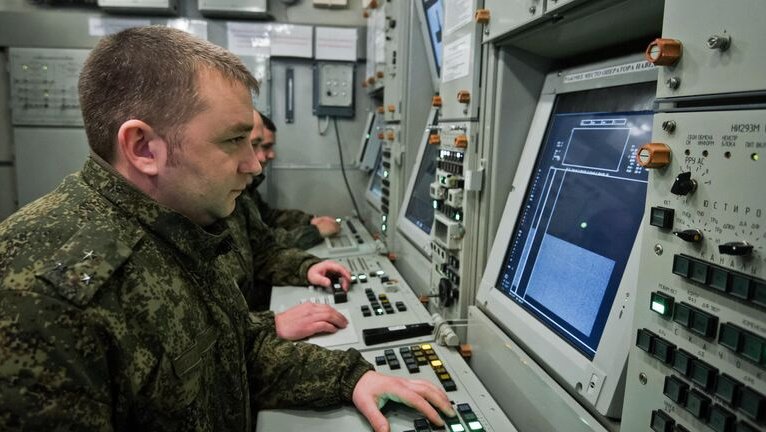 Вы сейчас просматриваете ПВО сбила десять снарядов РСЗО RM-70 «Вампир» над Белгородской областью — Новости Mail.ru