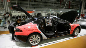 Подробнее о статье Tesla намерена приостановить производство на заводе в ФРГ