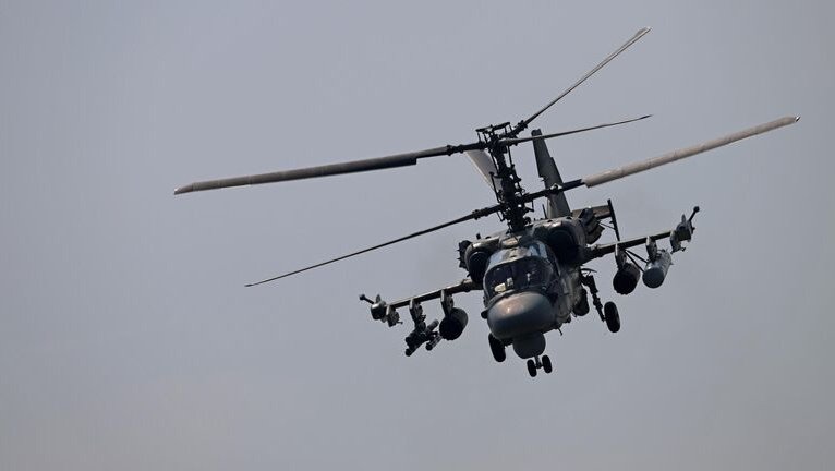 Вы сейчас просматриваете Российские вертолеты поразили живую силу ВСУ на Краснолиманском направлении — Новости Mail.ru