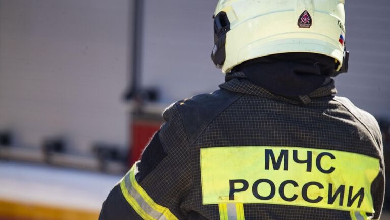 Вы сейчас просматриваете Дрон ВСУ при перехвате сбросил боеприпас на нефтебазу в Брянской области — Новости Mail.ru