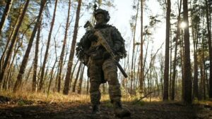 Подробнее о статье Командир группы ВДВ рассказал о проявленной смекалке при штурме позиции ВСУ — Новости Mail.ru